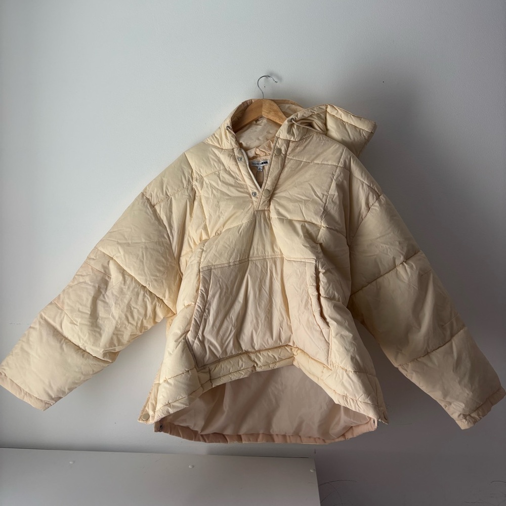 Fashion Nova Light Cream Puffer Jacket